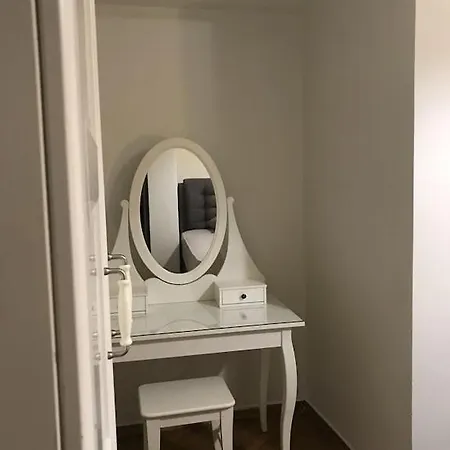 Ulasim Araclarina Yakin Konforlu Ve Genis Bir Ev... Apartment *