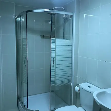 Apartment Ulasim Araclarina Yakin Konforlu Ve Genis Bir Ev...