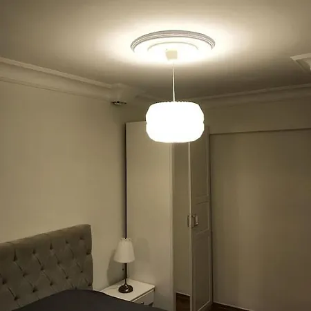 Apartment Ulasim Araclarina Yakin Konforlu Ve Genis Bir Ev... *