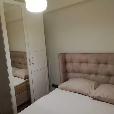 Ulasim Araclarina Yakin Konforlu Ve Genis Bir Ev... Apartment *