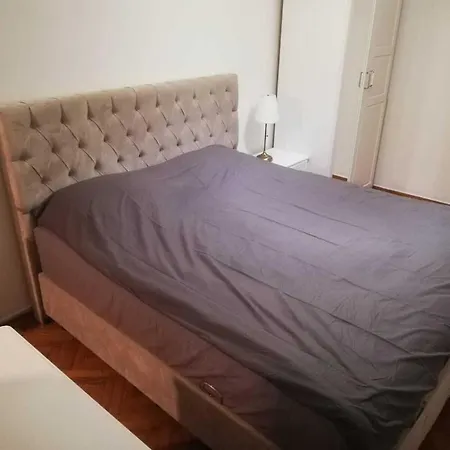Apartment Ulasim Araclarina Yakin Konforlu Ve Genis Bir Ev... Istanbul